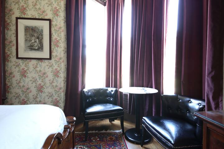 Room 34 of 38