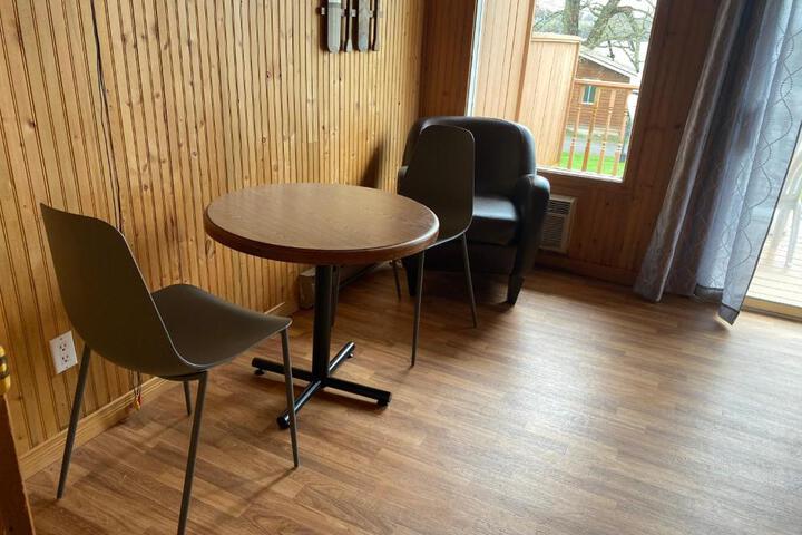 Merland Park Cottages and Motel
