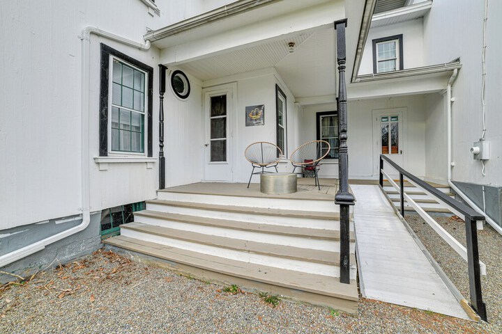 Quiet Owego Getaway Near Main Street & Riverwalk!