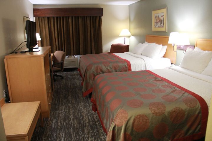 Ramada by Wyndham Spirit Lake / Okoboji