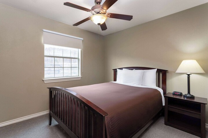 Eagles Den Three Rivers Texas a Travelodge by Wyndham