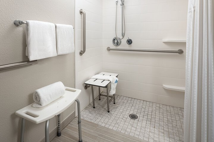 Room 6 of 22