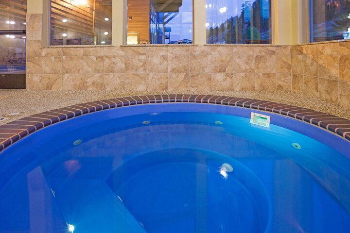 Holiday Inn Express Hotel & Suites Custer by IHG