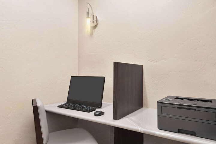 Business Center 23 of 23