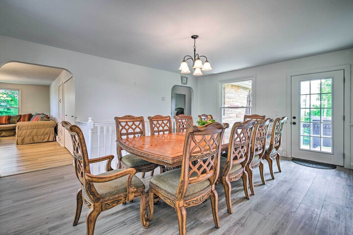 Roomy Montour Falls Retreat w / Private Pool!