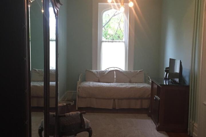 Room 26 of 26