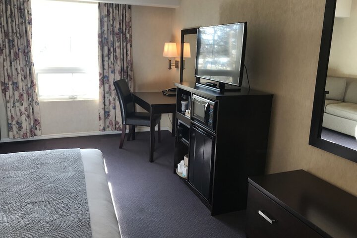 Room 34 of 62
