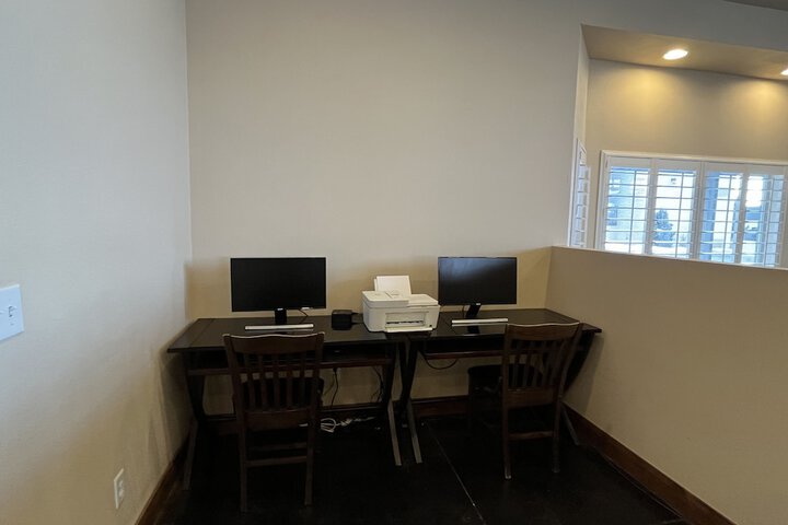 Business Center 44 of 44