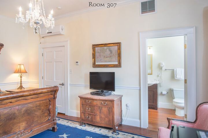 Room 144 of 170
