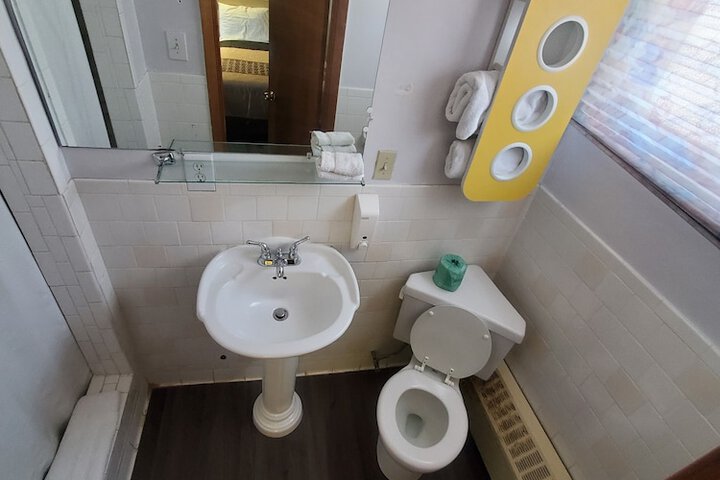 Room 8 of 29