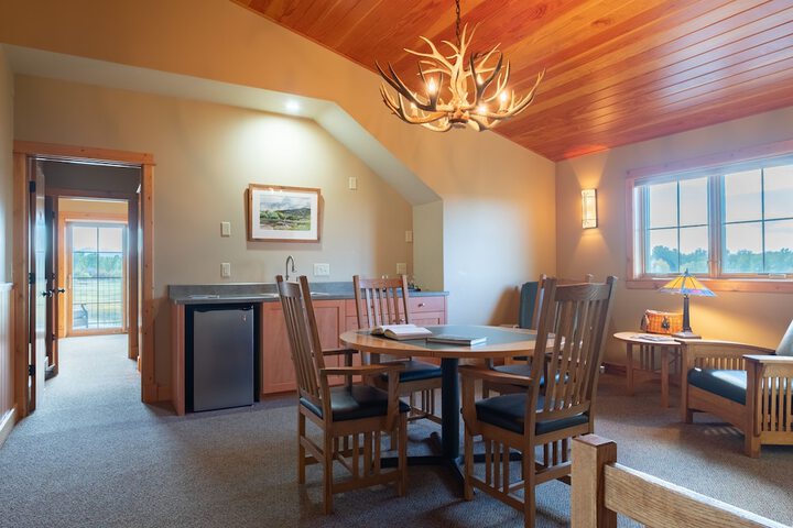 Gallatin River Lodge