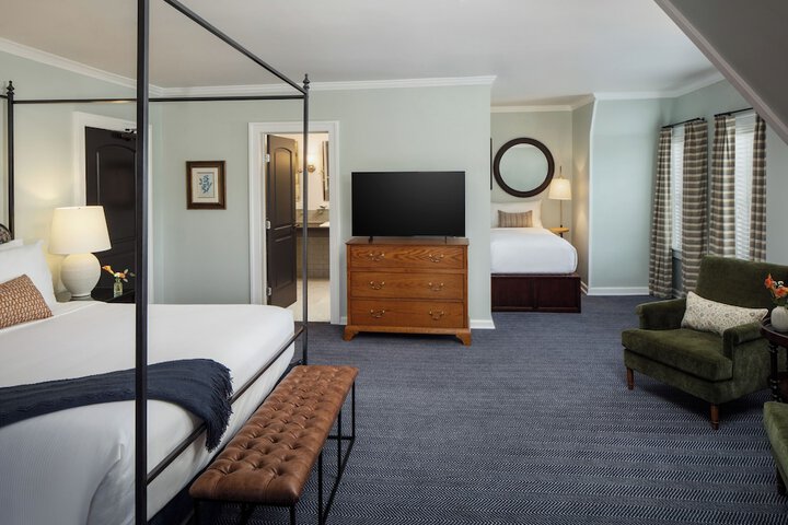 Room 25 of 77