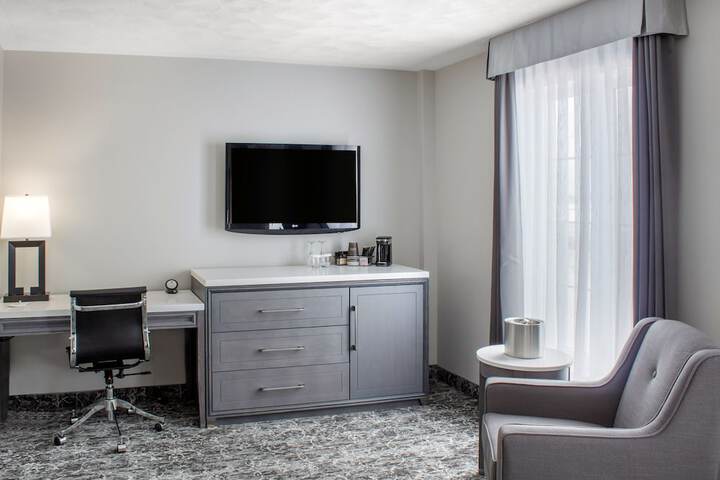 Room 33 of 56