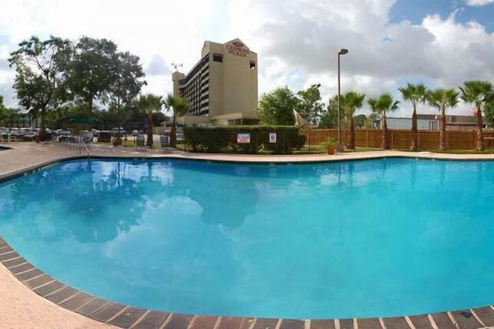 Pool 4 of 40