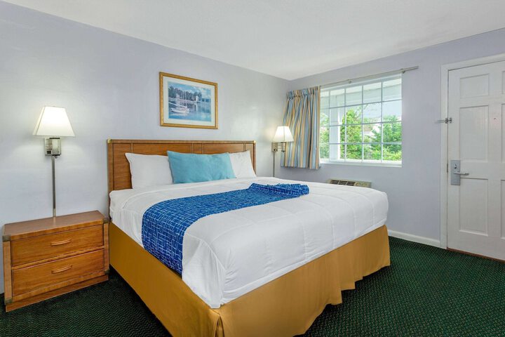 Travelodge by Wyndham Cape Cod Area