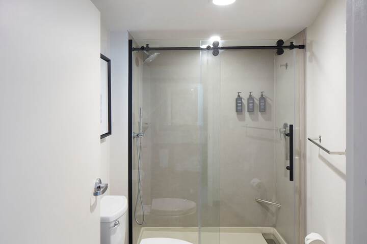 Room 43 of 152