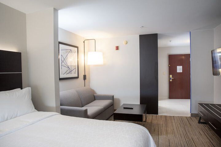 Room 25 of 59