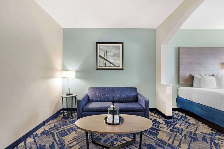 Room 11 of 41
