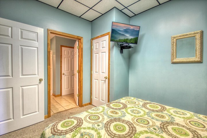Room 19 of 35