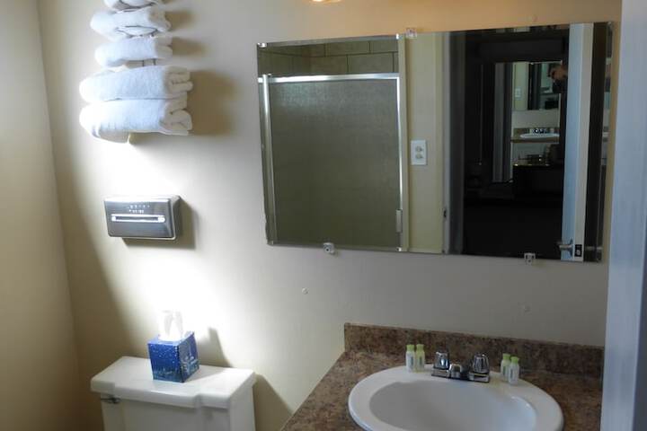 Room 4 of 12