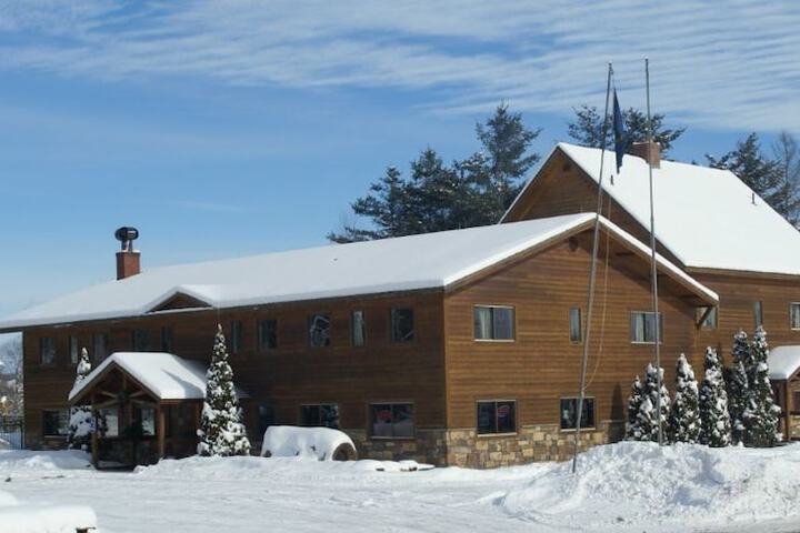 Hotel Exterior 23 of 27