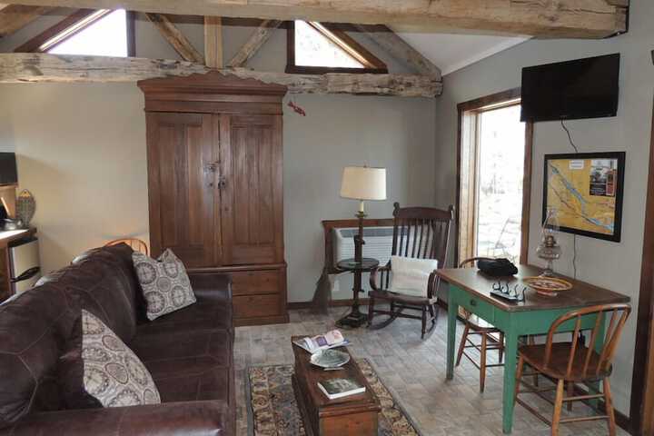 Pinckney Bend Bed & Breakfast