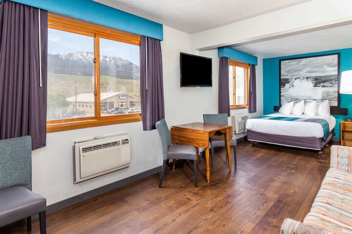 Room 42 of 63