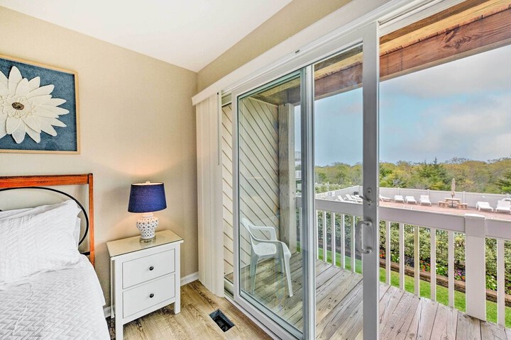 Brigantine Condo w / Beach Access & Pool Views