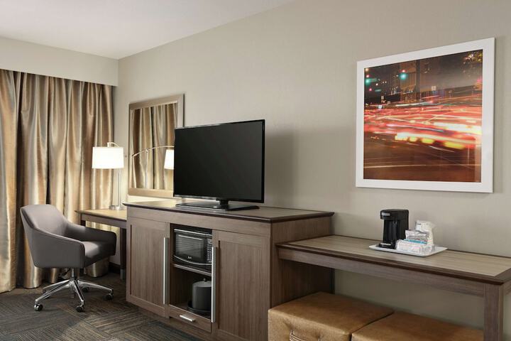 Room 16 of 27