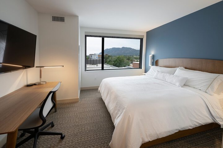 Room 28 of 73