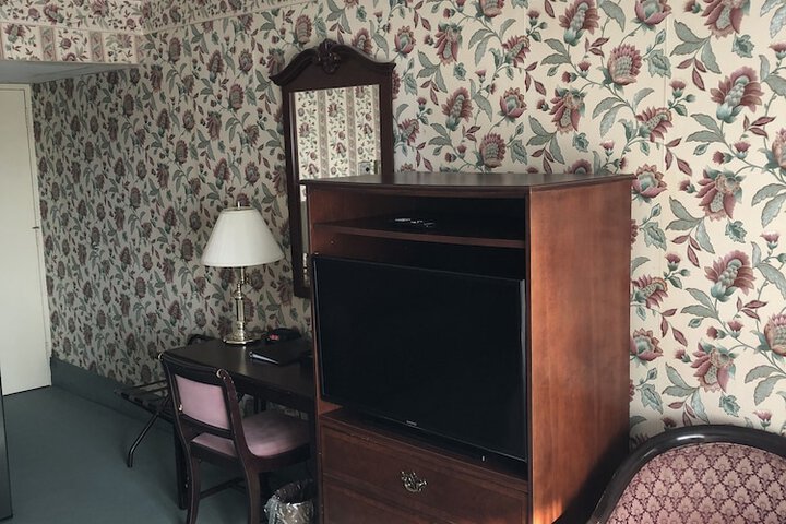 Room 15 of 53