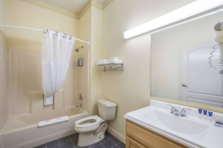 Room 4 of 26