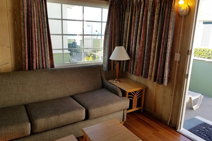 Room 146 of 229