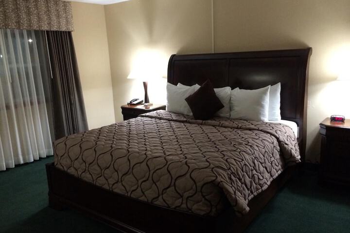 Pacer Inn & Suites Delaware