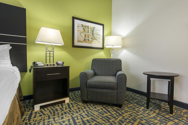 Room 17 of 37
