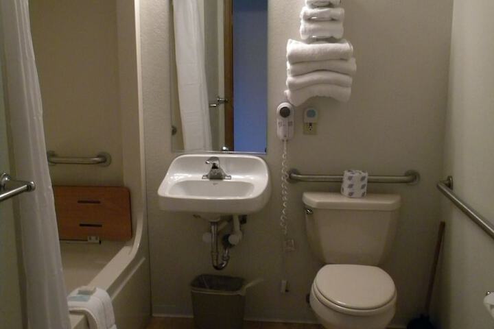 Naders Motel & Suites