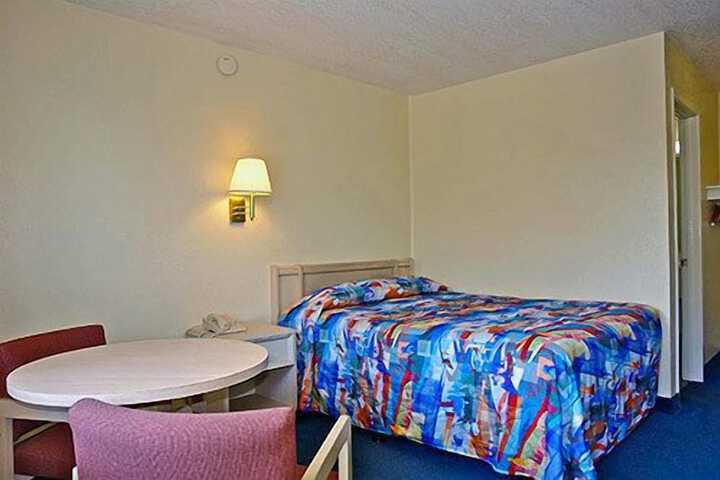 Room 12 of 37