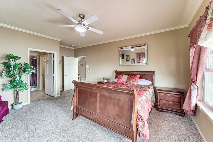 Waterfront Lake Eufaula Home: Multi-level Balcony