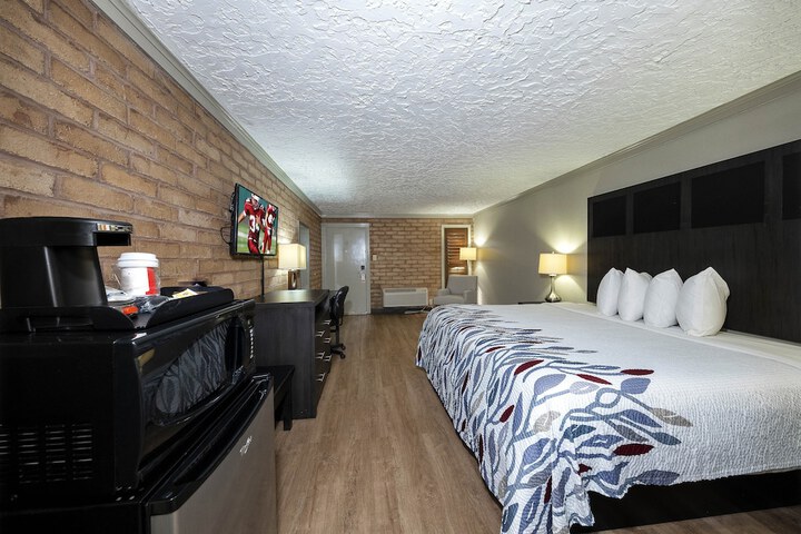 Room 16 of 29