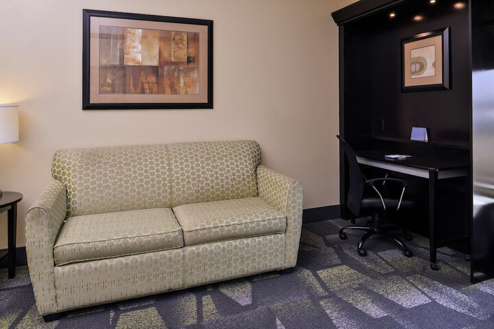 Room 33 of 67