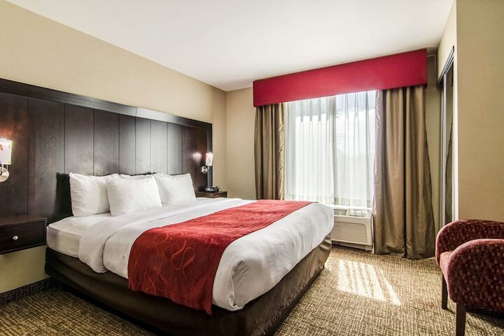 Room 32 of 69