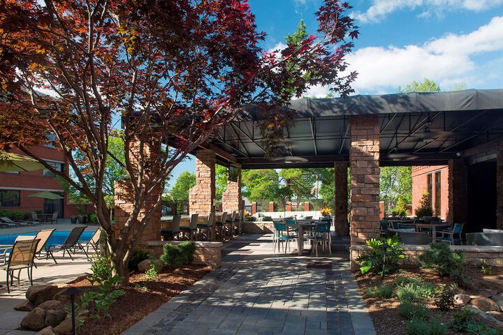 DoubleTree by Hilton Akron Fairlawn