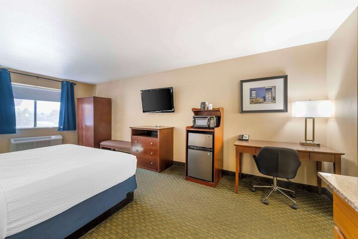 Room 9 of 31
