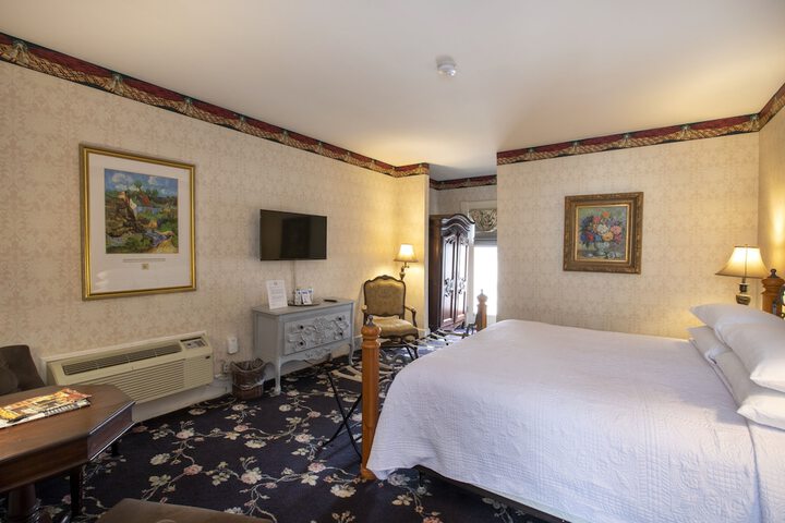 Room 33 of 126