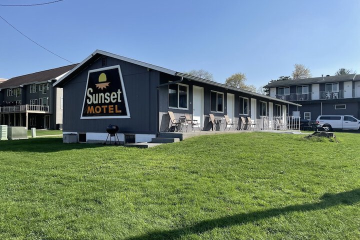 Sunset Motel