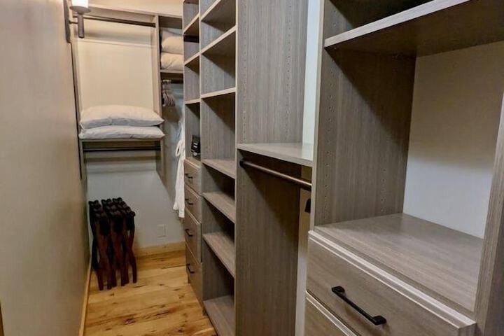 Room 46 of 101