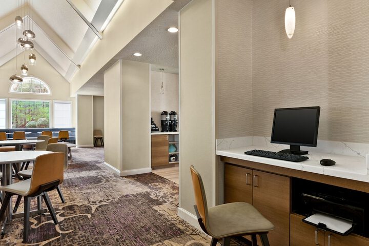 Business Center 25 of 26