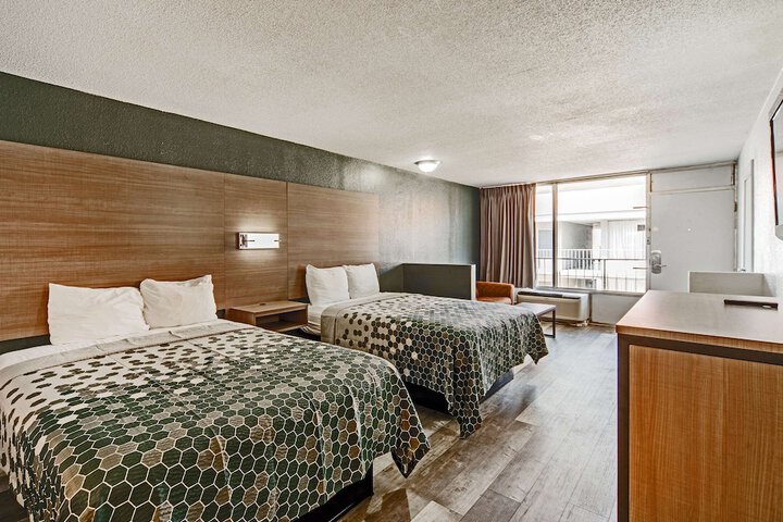 Room 31 of 49
