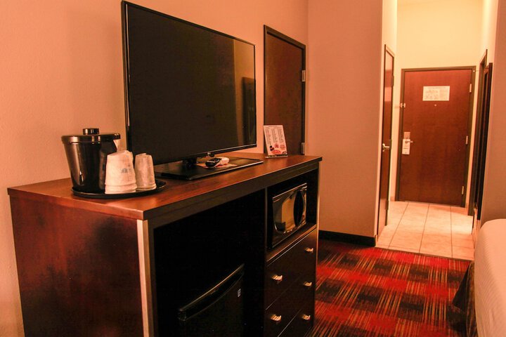 Room 9 of 37