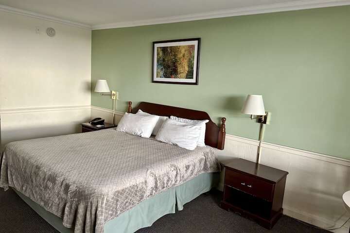 Room 22 of 42